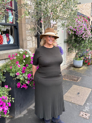 Contrast Ribbed Knit Skirt