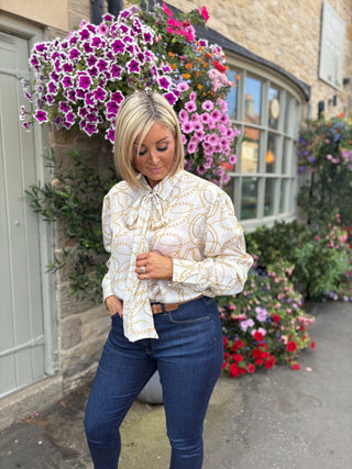 Lisa - New White Chains