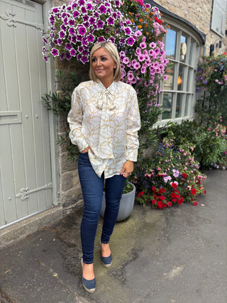 Lisa - New White Chains