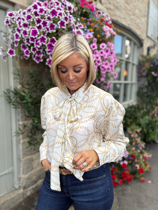 Lisa - New White Chains