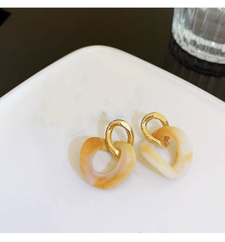 Linked Acrylic Drop Earring in Cream & Gold