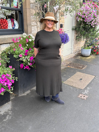 Contrast Ribbed Knit Skirt