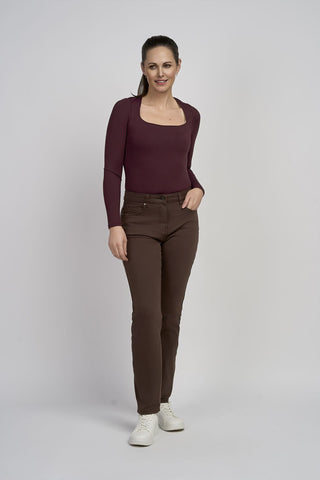 Super stretch straight leg deluxe denim jean in chocolate