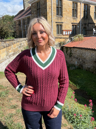 Liz V Pullover in Burgundy