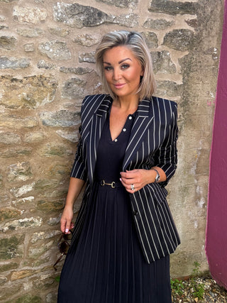 SINGLE BREASTED BELGRAVIA BLAZER IN INK NAVY WIDE STRIPE