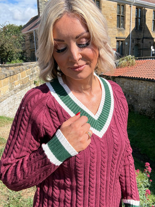 Liz V Pullover in Burgundy