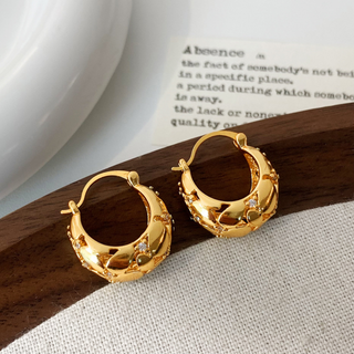Open Detail Hoop with Cubic Zirconia in Gold