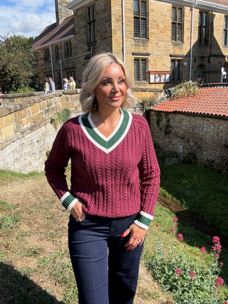 Liz V Pullover in Burgundy