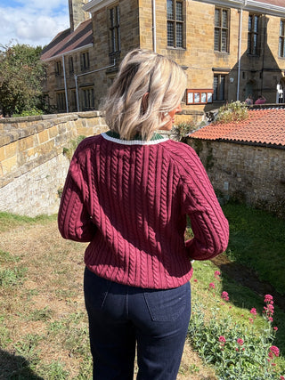 Liz V Pullover in Burgundy