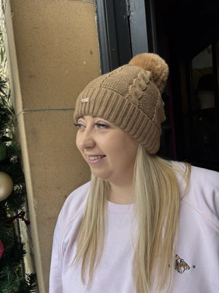 Bobble Hat Straight Cable