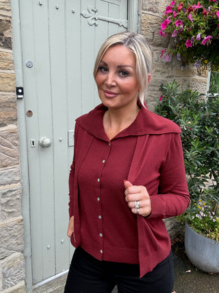 Jacinta Pocardi in Burgundy