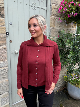 Jacinta Pocardi in Burgundy