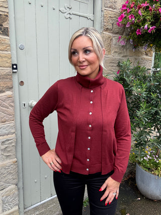 Jacinta Pocardi in Burgundy