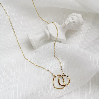 Linked twin hoop necklace in gold