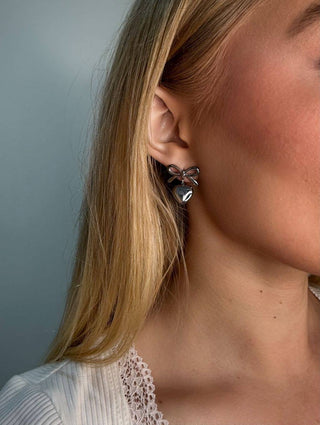 Heart Pendant Bow Earring in Silver