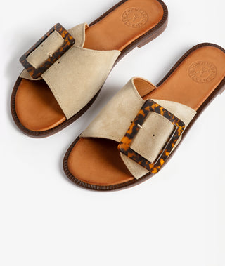 BIARRITZ BUCKLE SANDAL CAMEL